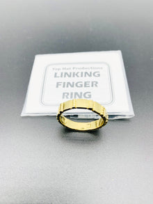  Linking Finger Ring by Top Hat Productions