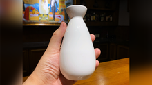  The Chinese Flagon LARGE (Gimmick and Online Instructions) by Bacon Magic - Trick